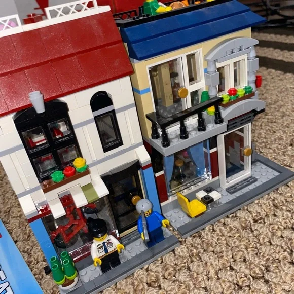 LEGO Creator Cafe & Bike Shop